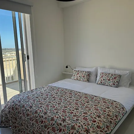 アパート Bright Mediterranean Penthouse In Gozo サーナ