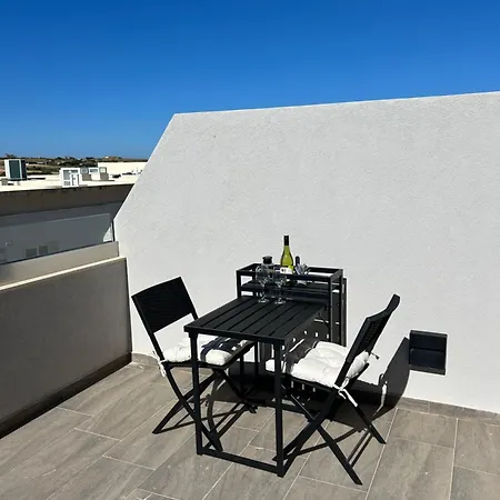アパート Bright Mediterranean Penthouse In Gozo サーナ
